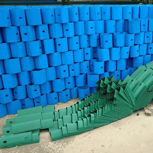 二波防阻块 材质Q235 热镀锌喷塑