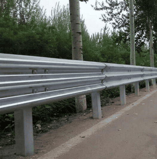 三波护栏板    热镀锌