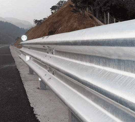 三波护栏板   热镀锌