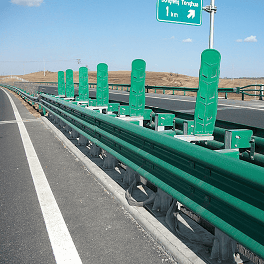 三波波形喷塑护栏板